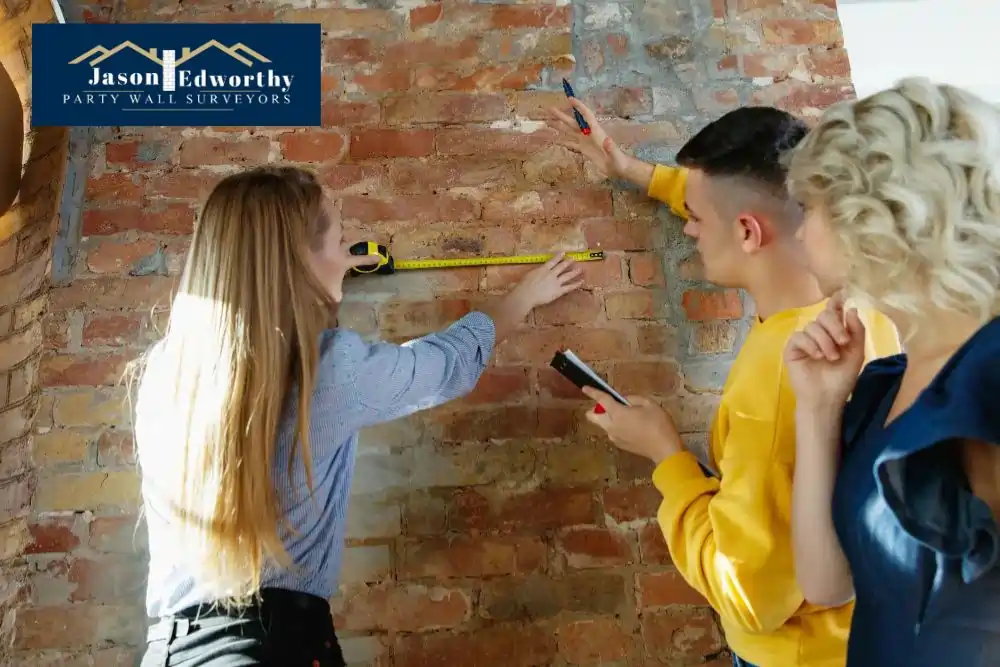 What are the responsibilities of a party wall surveyor Mansfield?